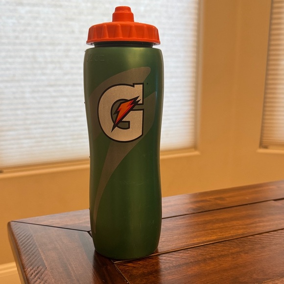 Green Gatorade Water Bottle with Orange Cap - Picture 1 of 1